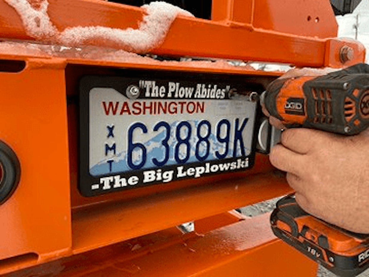 WSDOT Twitter feed: Do you want to name a snowplow?