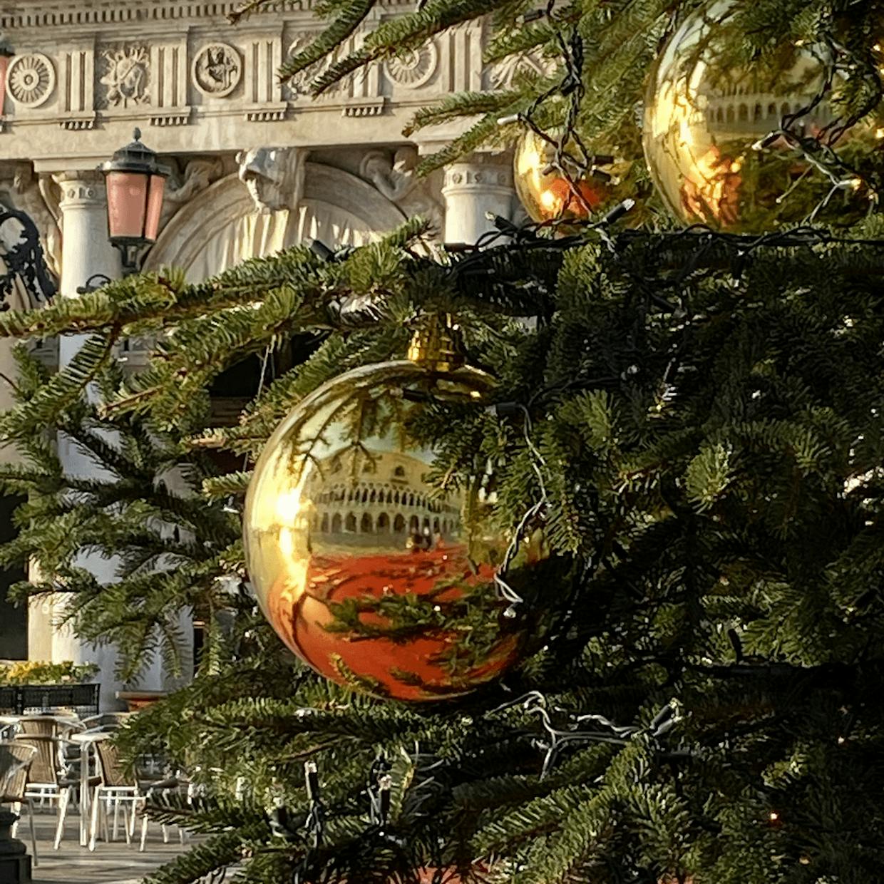 One more from Piazza San Marco in Venice in 2021...I love the reflection of the Doge's Palace in the tree ornament!
