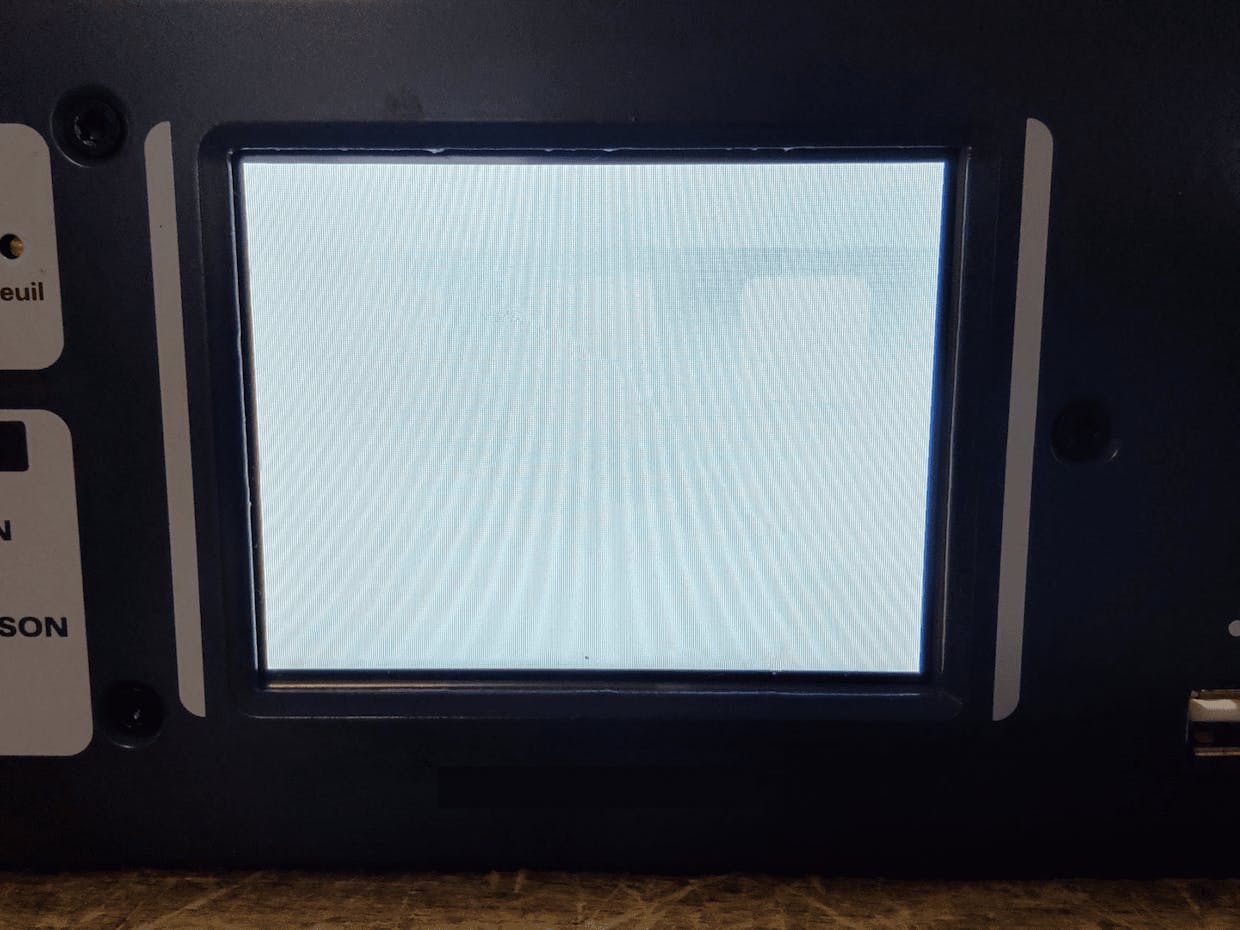 Device with white display