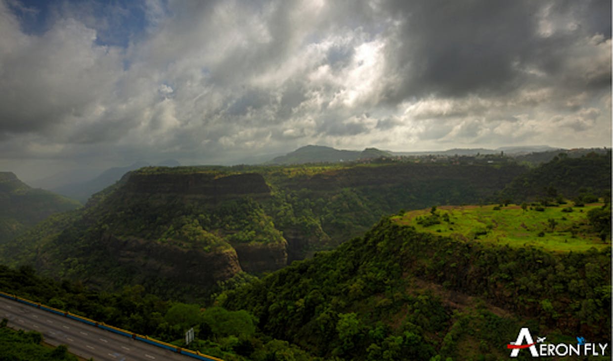 Why does everyone want to visit Khandala in the Rainy season?